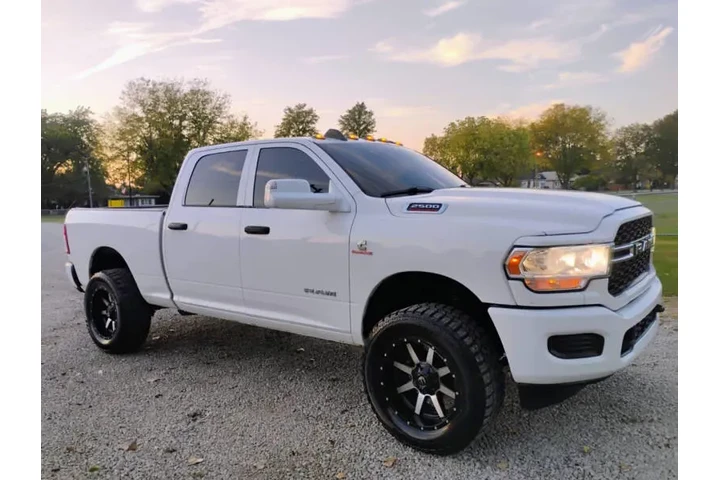 $27999 : 2019 RAM 2500 Tradesman image 1