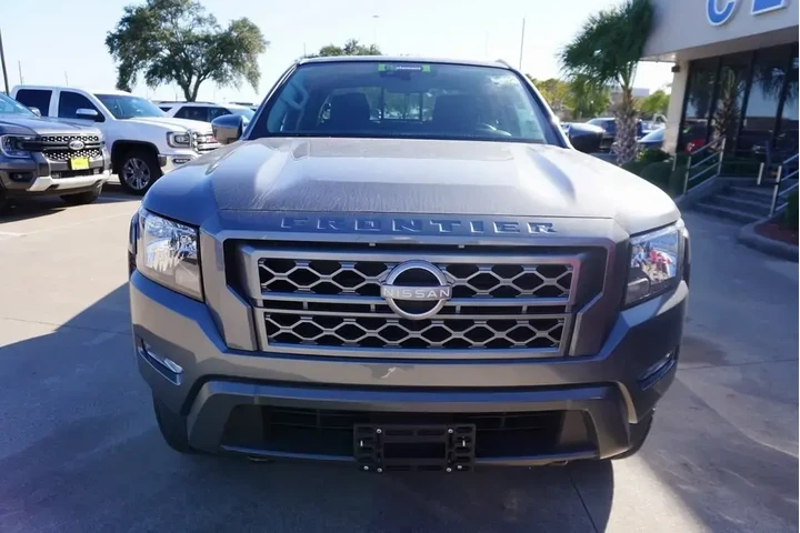 $32488 : Nissan Frontier 2024 4x4 S 4 image 2