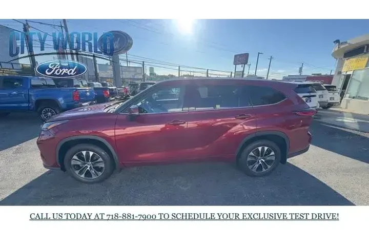 $35288 : Toyota Highlander 2022 AWD X image 2