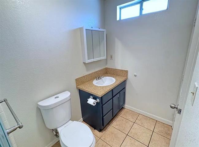 $2400 : Beautiful 3 Bed house  rent image 3