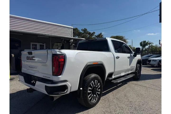 2020 GMC Sierra 2500HD Denali image 6