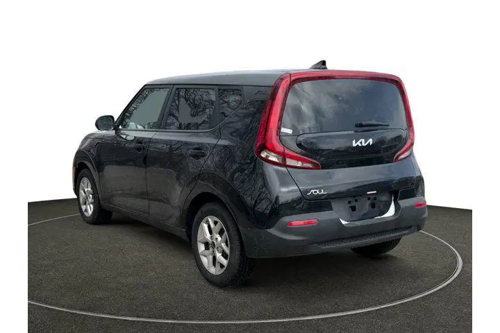 $12674 : Kia Soul 2022 LX 4dr Crossov image 3