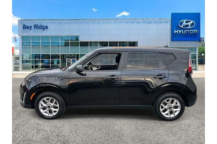 $12600 : Kia Soul 2023 LX 4dr Crossov image 8