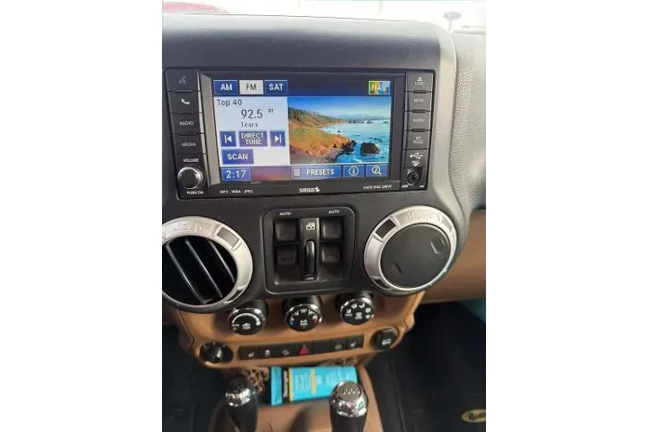 $13249 : Jeep Wrangler Unlimited 2011 image 7