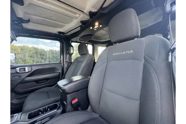 $21999 : 2019 Wrangler Unlimited Sahara image 9