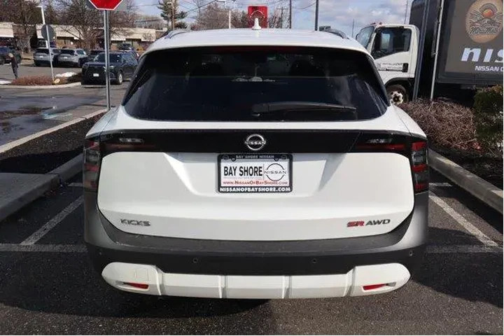 $21108 : Nissan Kicks 2025 AWD SR 4dr image 7