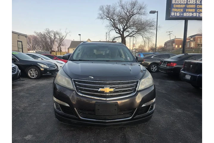 $5900 : 2017 Traverse LS FWD w/PDC image 3