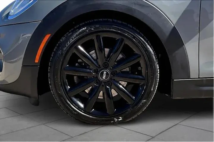 $16924 : MINI Convertible 2017 Cooper image 10