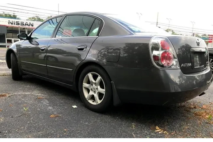 $5050 : 2005 Altima image 6