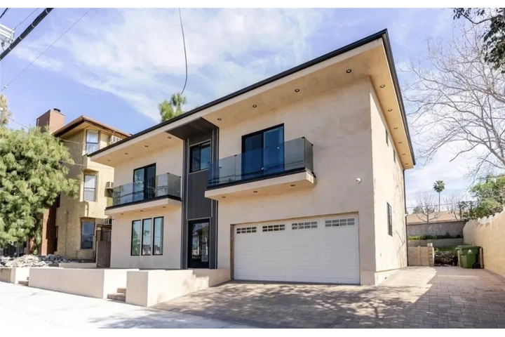 $1980 : Beautiful 2 Bed Apt in LA image 1