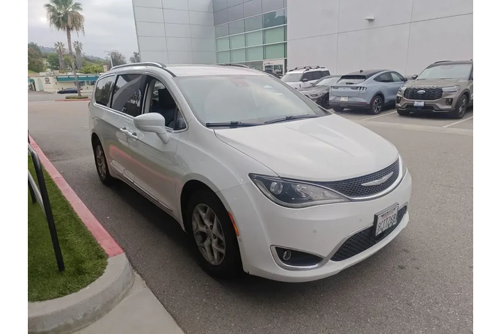 $15900 : Chrysler Pacifica 2017 Touri image 2