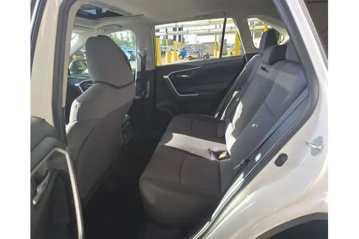 $21800 : Toyota RAV4 2019 XLE 4dr SUV image 6