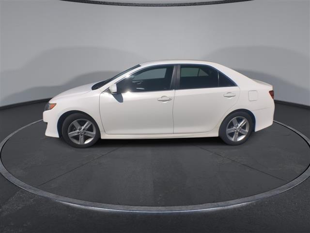 $13400 : PRE-OWNED 2014 TOYOTA CAMRY SE image 5