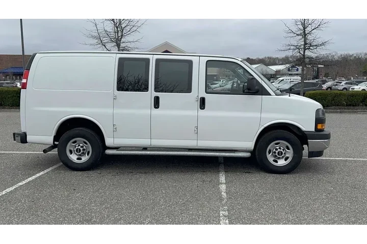 $32488 : GMC Savana 2024 2500 3dr Car image 3