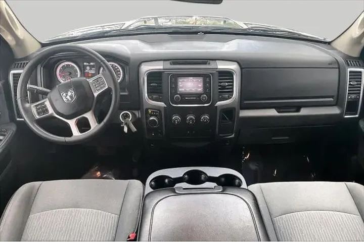 $27621 : Ram 1500 Classic 2024 4x4 SL image 9