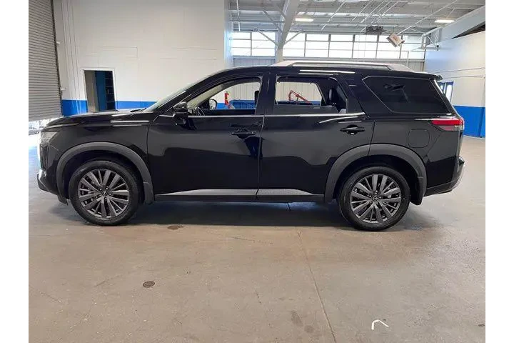 $27731 : Nissan Pathfinder 2022 SL 4d image 6