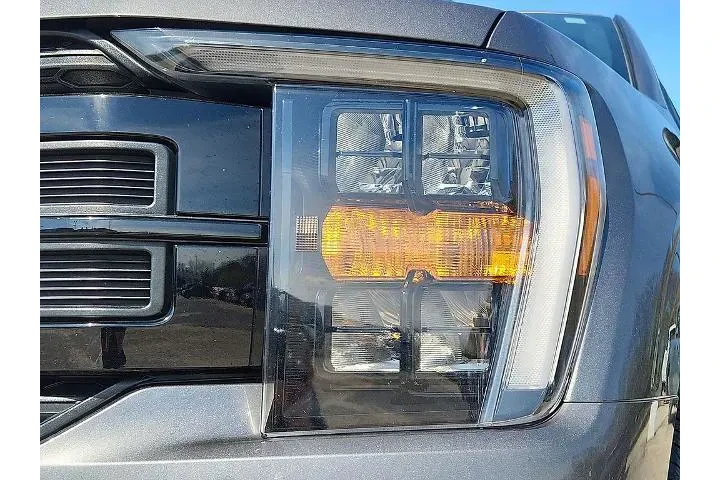 $32473 : Ford F-150 2023 4x4 XL 4dr S image 9