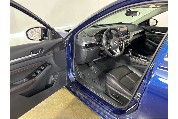 $23679 : 2023 Altima 2.5 SR image 2