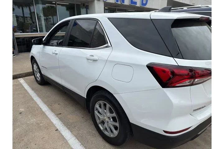 $19991 : Chevrolet Equinox 2023 LT 4d image 3