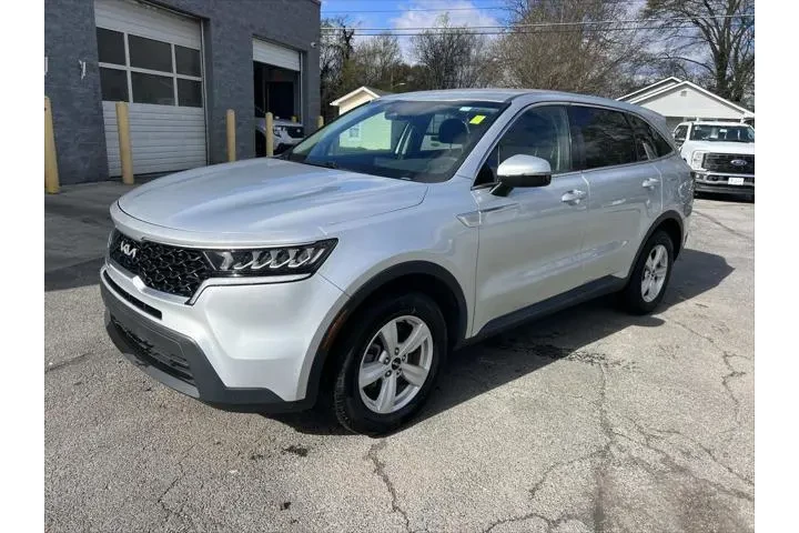 $17397 : Kia Sorento 2022 LX 4dr SUV image 3
