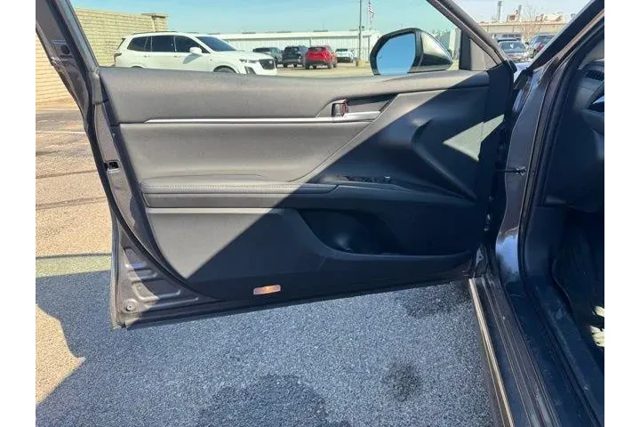 $32982 : Toyota Camry Hybrid 2023 XSE image 9