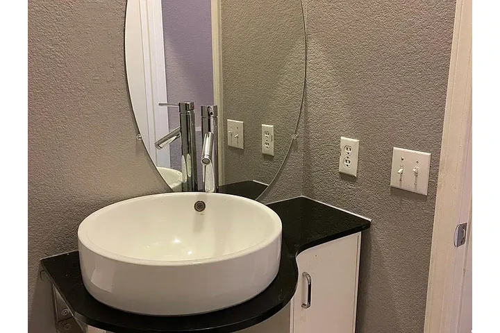 $1750 : HOUSE FOR RENT image 7