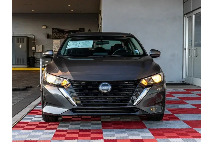 $17688 : Nissan Sentra 2025 SV 4dr Se image 7