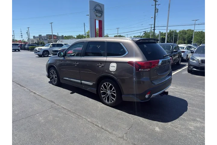 $10995 : Mitsubishi Outlander 2016 AW image 6