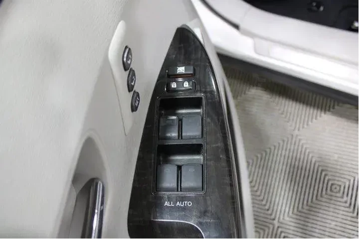 $14982 : Toyota Venza 2015 XLE V6 4dr image 7