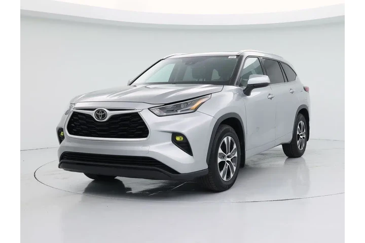 $26998 : Toyota Highlander 2021 XLE 4 image 4