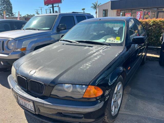 $3000 : 2000 BMW 3 Series 323i image 1