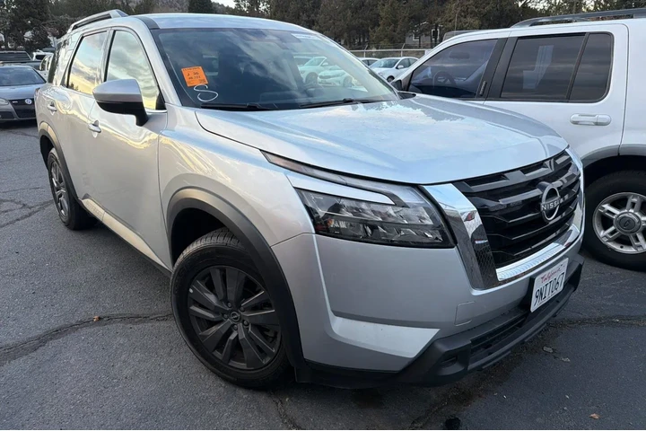 $30300 : Nissan Pathfinder 2024 AWD S image 2