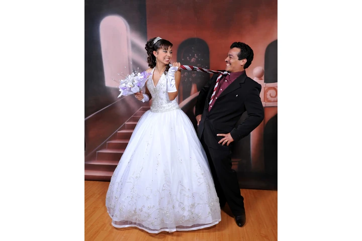 BODAS Y QUINCEAÑERAS image 6