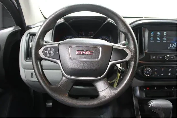 $21951 : GMC Canyon 2018 4x2 Base 4dr image 9