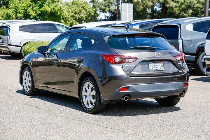 $12997 : Mazda Mazda3 2016 i Sport 4d image 2