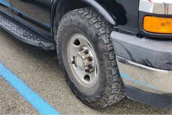 $16035 : Chevrolet Express 2017 LT 25 image 4