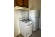 $1550 : Small Rear one bedroom yard thumbnail