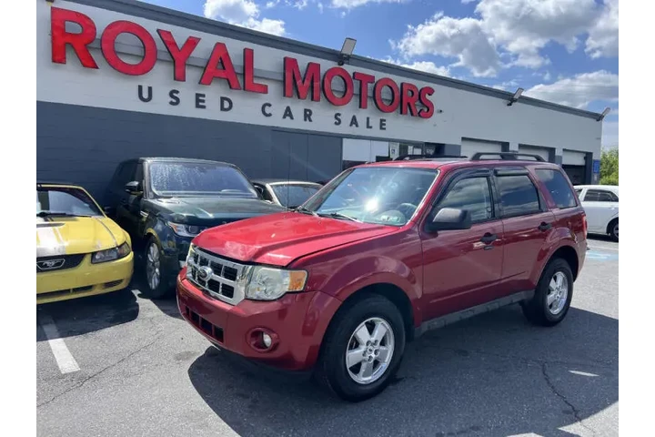 $7900 : 2009 Escape XLT image 1
