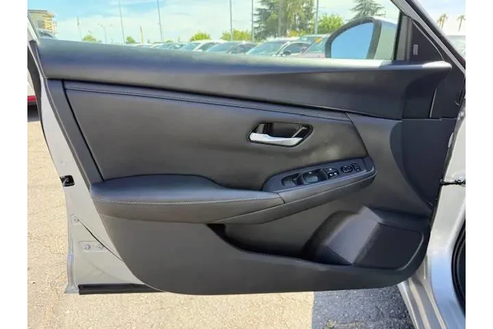 $19626 : Nissan Sentra 2023 SV 4dr Se image 9