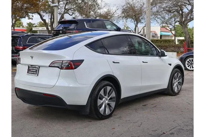 $27990 : Tesla Model Y 2023 AWD 4dr C image 10