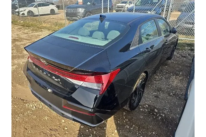 $20451 : Hyundai ELANTRA 2025 SEL Con image 3