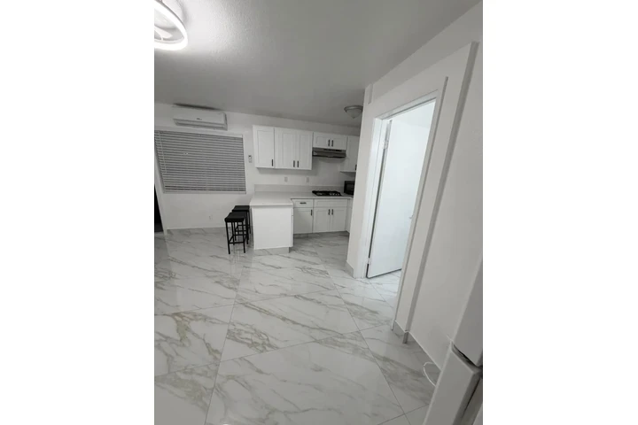 $1100 : Rento Estudio image 1