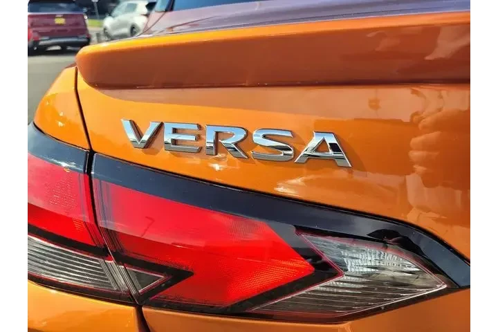 $18988 : Nissan Versa 2022 SR 4dr Sed image 10