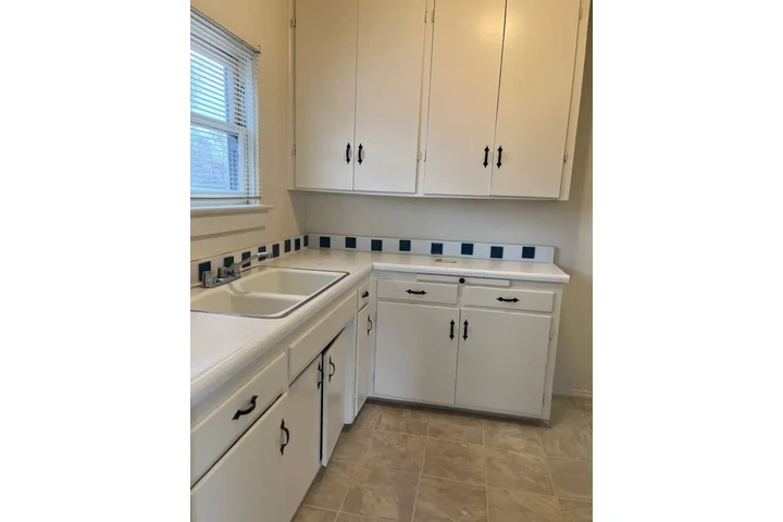 $950 : Acogedor y conveniente image 1