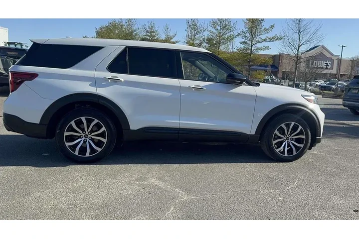 $25900 : Ford Explorer 2021 AWD ST 4d image 3