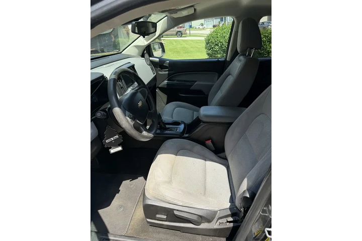 $9000 : 2017  Colorado Crew Cab Pickup image 8