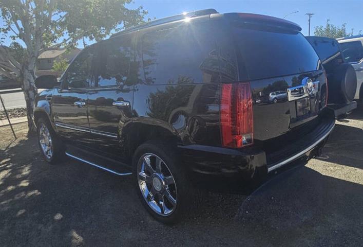 $14000 : 2007 Escalade image 5