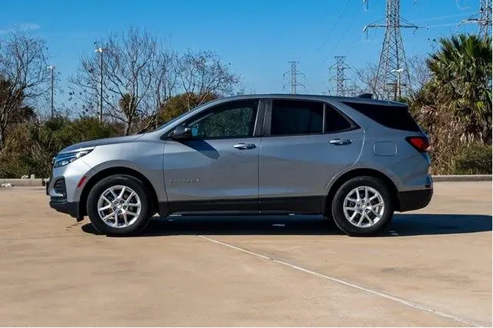 $19196 : Chevrolet Equinox 2023 LS 4d image 7