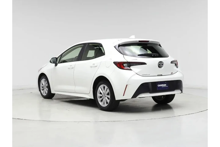 $20998 : Toyota Corolla Hatchback 202 image 2