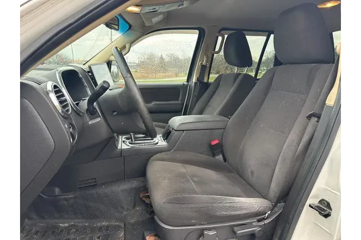 $3000 : Ford Explorer Sport Trac 201 image 6